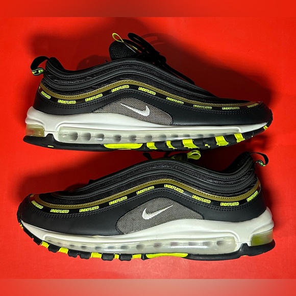 Size 10.5 - Nike Undefeated x Air Max 97 Black Volt - Picture 2 of 9